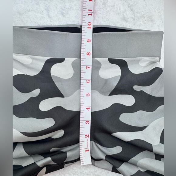COR designed by Ultracor High Waist Camo Leggings Size Small - Picture 8 of 12